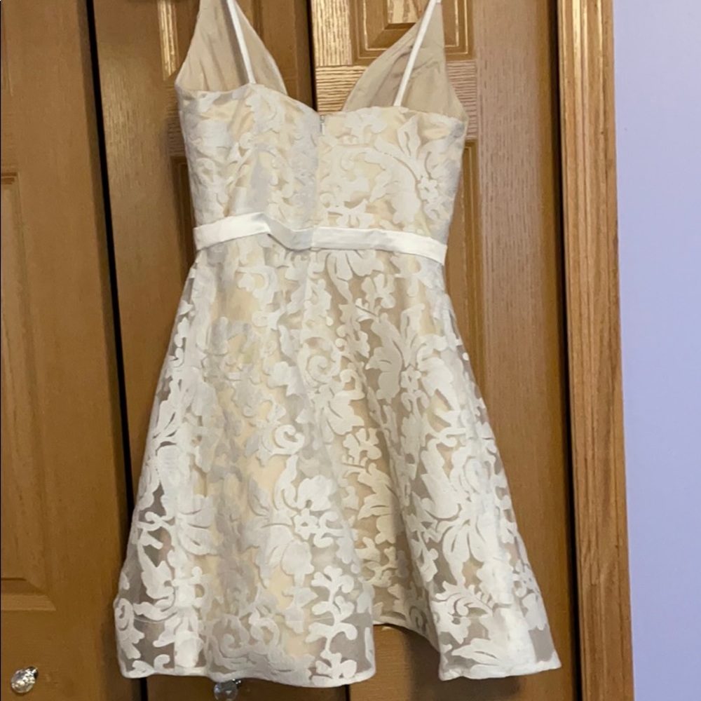 Dress - Picture 3 of 3